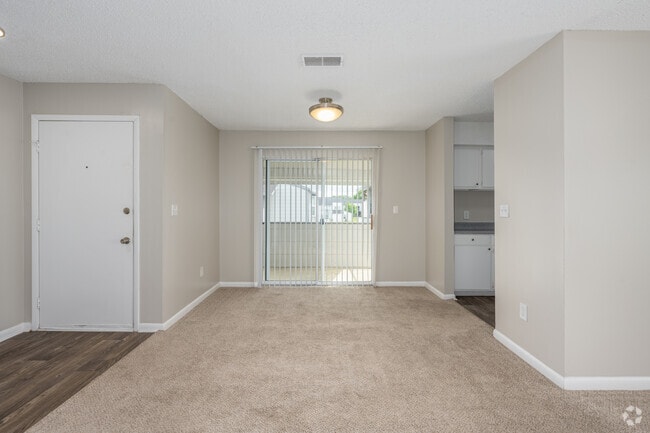 3BR, 2BA - 1,205SF - Dining Area