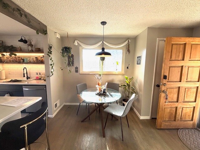 Photo - 6174 Otis St