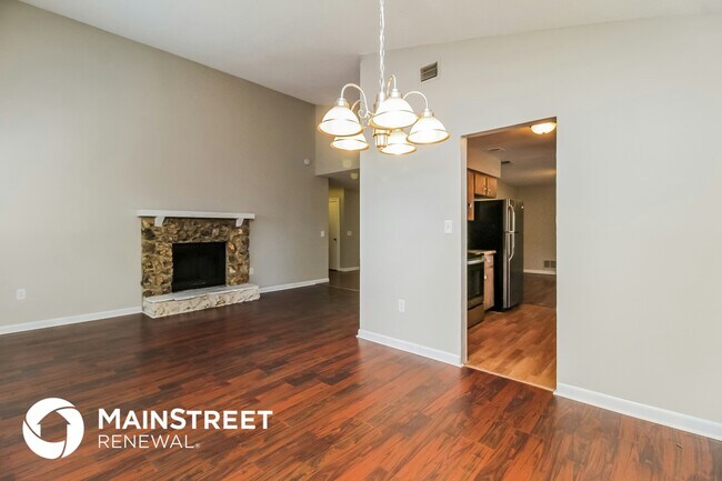 Photo - 3125 Orleans Way S