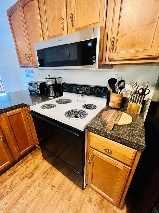 Photo - Fairfax Avenue Unidad Bird’s Nest