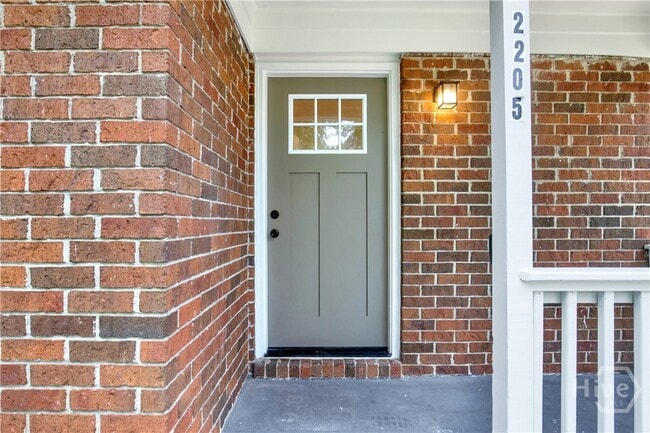 Photo - 2205 Iowa St