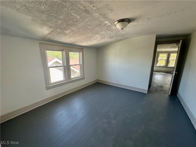 Photo - 3540 E 154th St Unidad 3