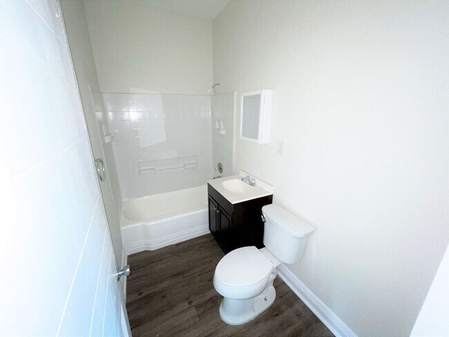 Photo - 1949-1949 8th St