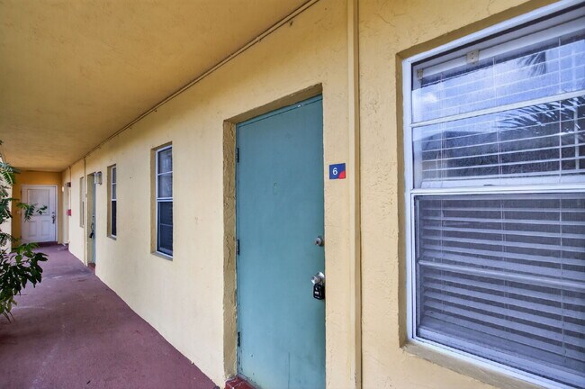 Photo - Bright & Modern 1-Bedroom Apartment in Prime Oakland Park Location Unidad 6