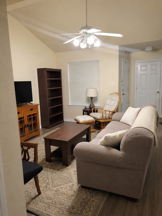 Photo - 937 Crepe Myrtle St