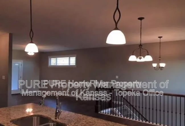 Photo - 4425 SE Gemstone Ln