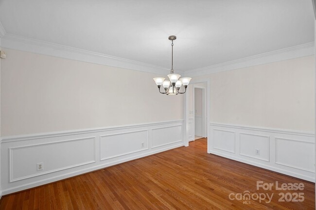 Photo - 7117 Kinsmore Ln