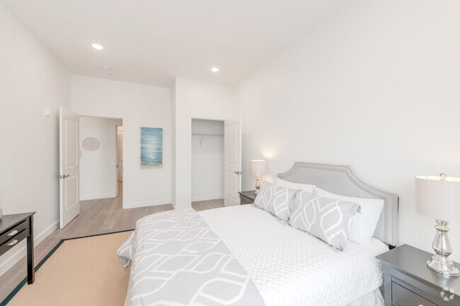 1 BR, 1 BA