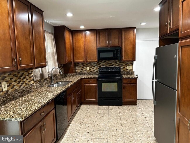 Photo - 5205 Pumphrey Dr