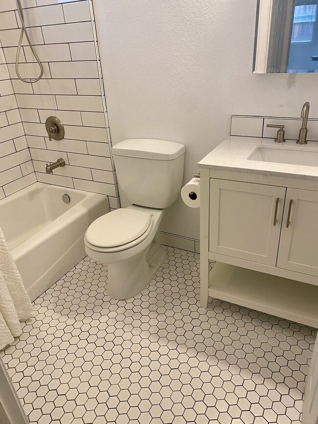 Photo - Charming 1BD/1BA in Desirable Petaluma Location unfurnished