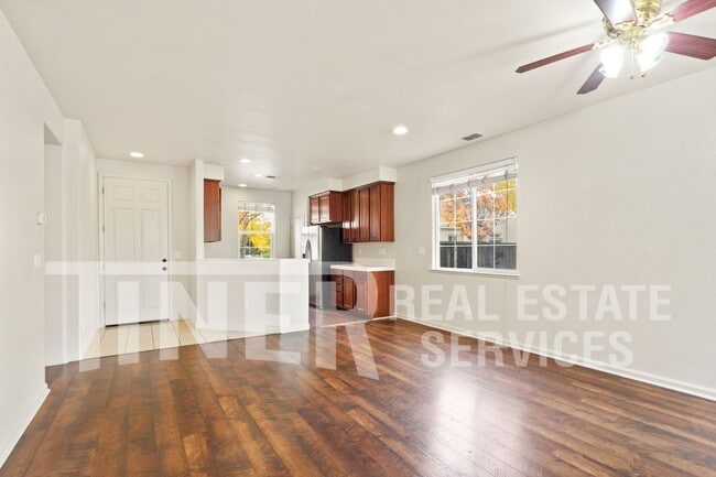 Photo - 5 Mantauk Point Pl