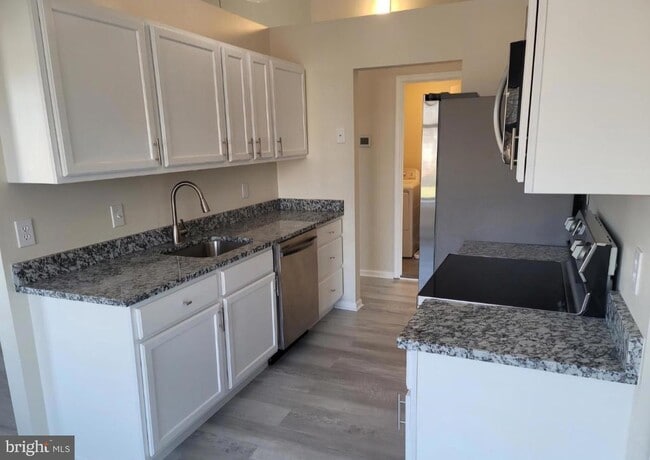 Building Photo - 9565 Battery Heights Blvd Unit 304