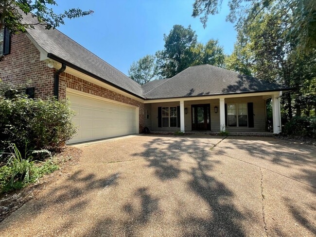 Building Photo - Amazing Home For Rent in Deerfield