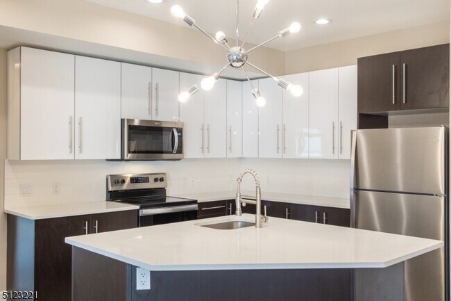 Photo - 717 Preakness Ave