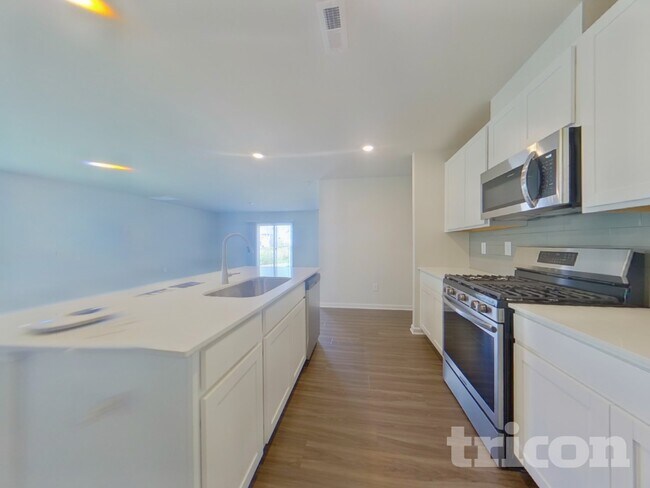 Photo - 1426 Cattleman Acrs Dr