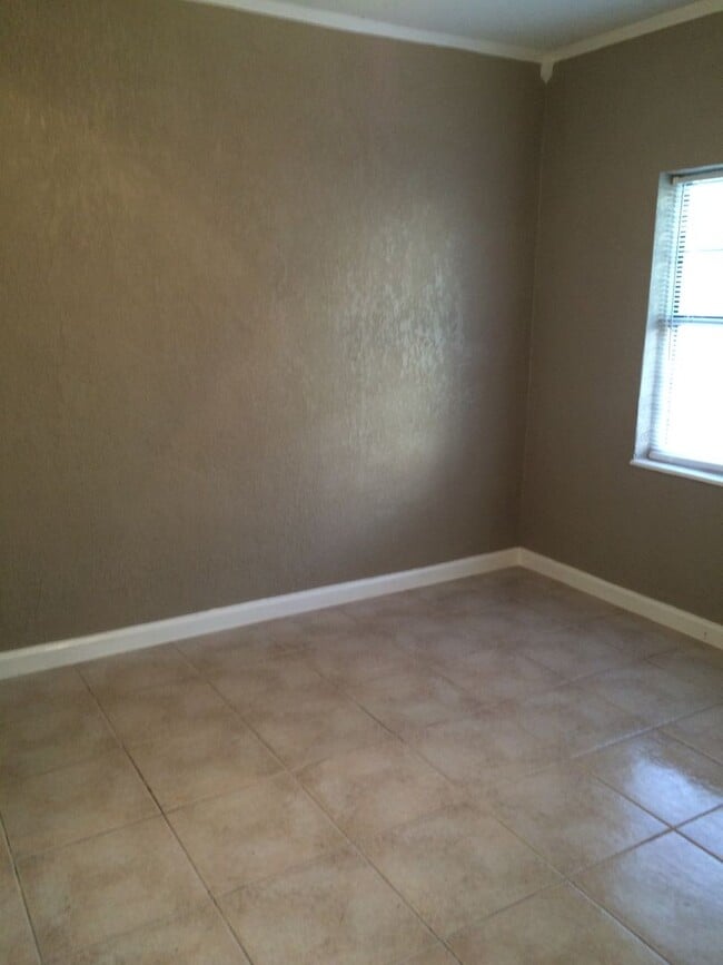 Building Photo - 203 Gorman Unit C
