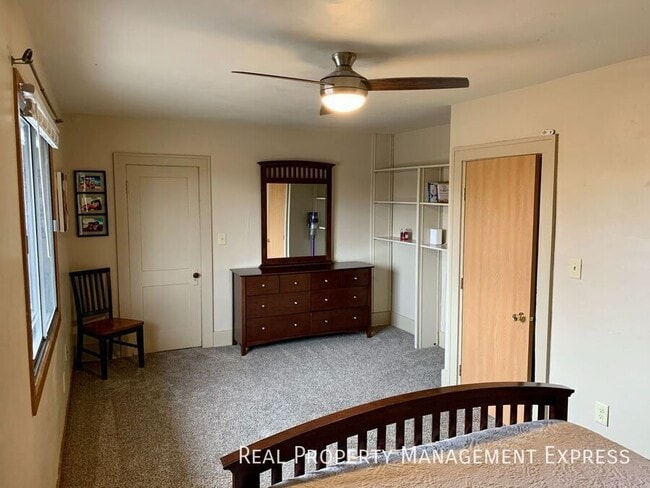 Photo - 2 Bedroom + Bonus Office in Central Sioux Falls!