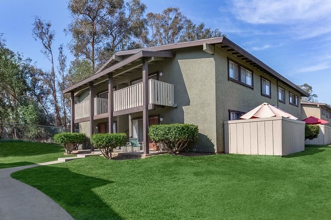 Saddleback Ranch Apartments For Rent in Mission Viejo, CA