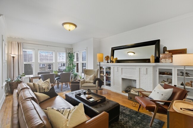 Building Photo - 1624 W Olive Ave Unit 2