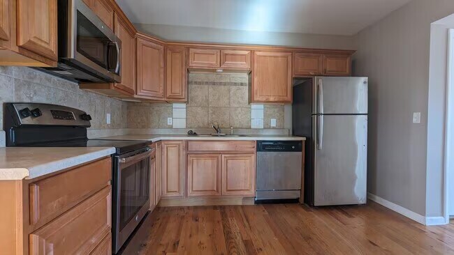 Photo - 3946-3950 Walnut St