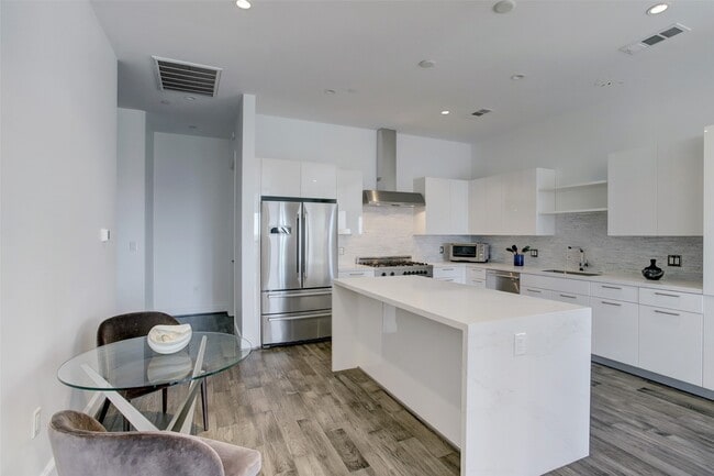 Photo - 1211 Caroline St Unit 1001