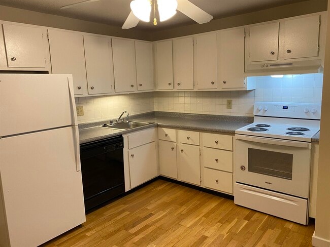 Photo - 29 Capron Rd Unit 85