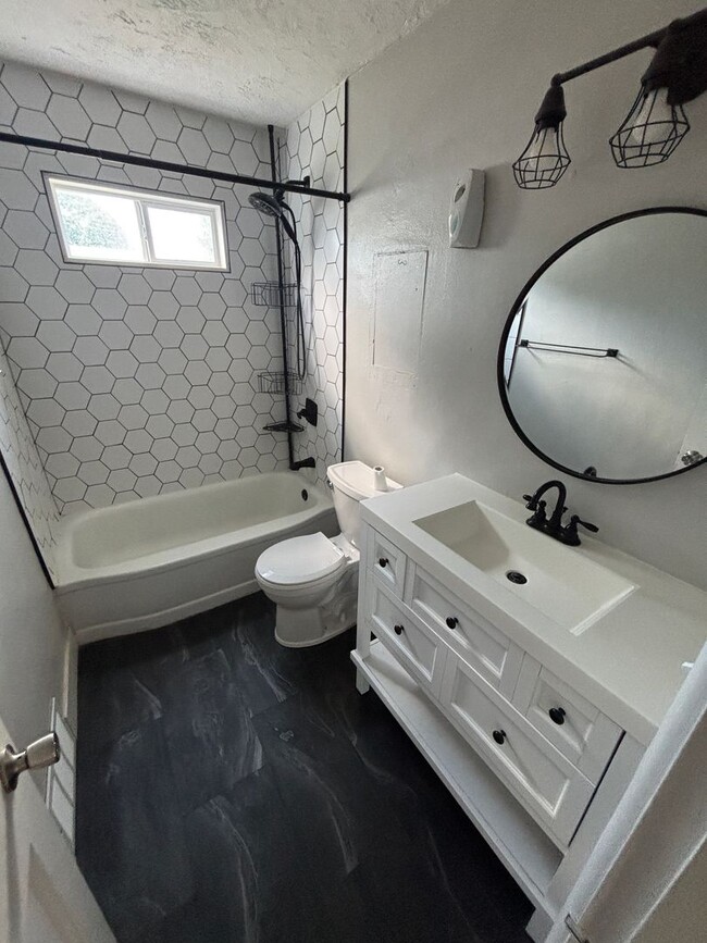 Photo - Beautiful 2 bedroom 1 bath