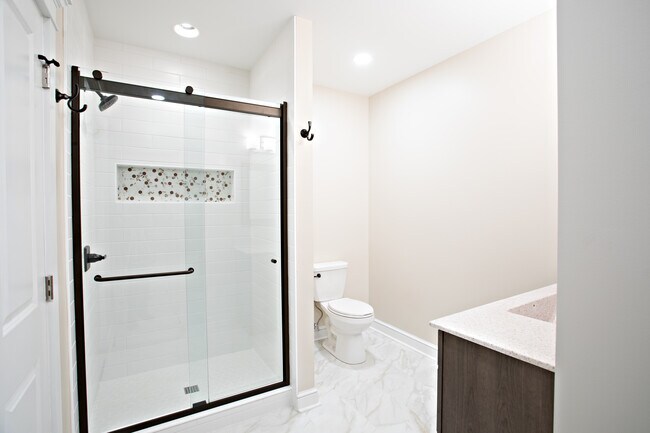 Photo - 100 W Main St Unidad Apartment 1