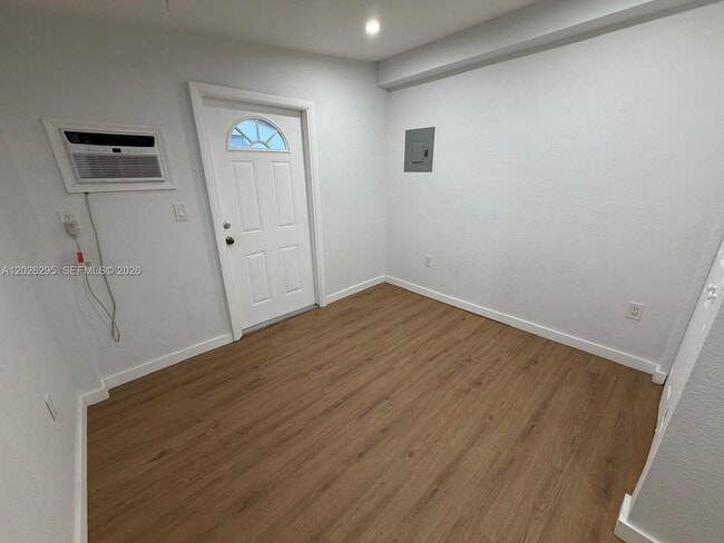 Building Photo - 19360 SW 116th Ave Unit 0