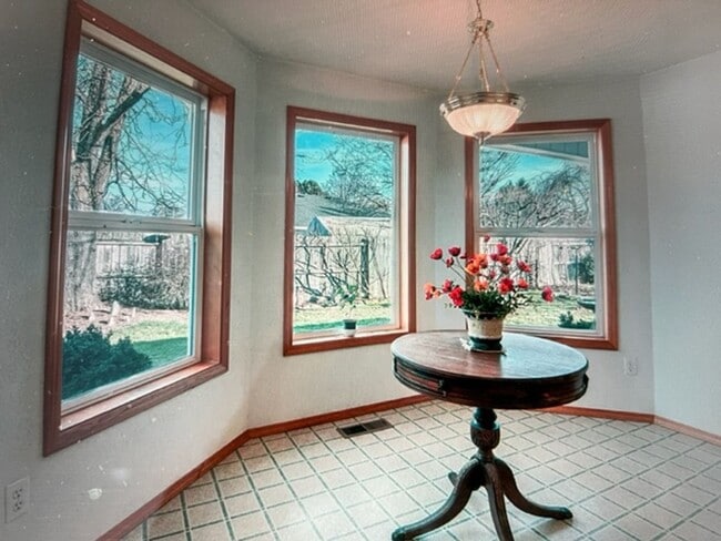 Photo - Beautiful Central Point 3 Bedroom 2 Bath Home