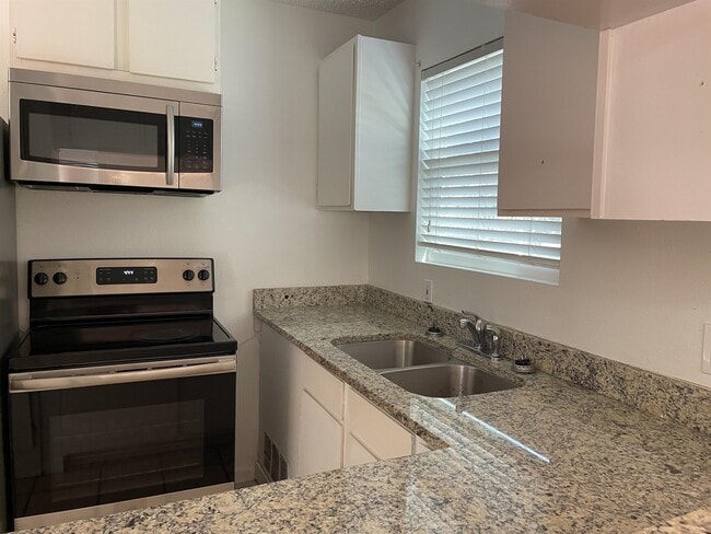 Photo - 2409 Mesquite St Unit 1