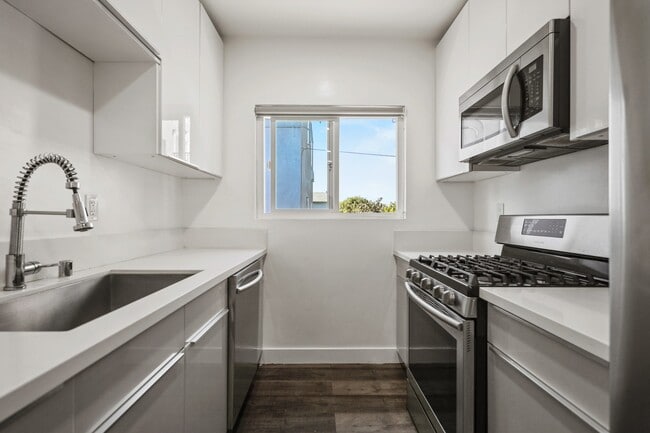 Photo - 1333 W 36th Pl Unidad 6