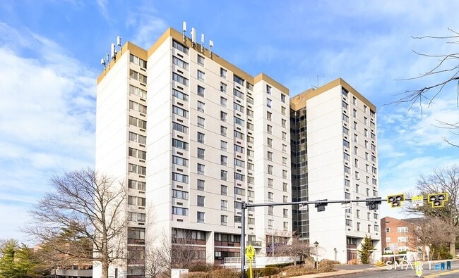 Building Photo - 60 Strawberry Hill Ave Unit 415