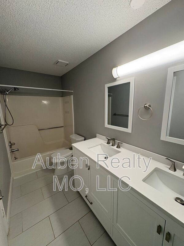 Photo - 6815 NW Mokane Ave