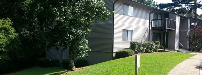 Building Photo - Woodland Villas Apartments