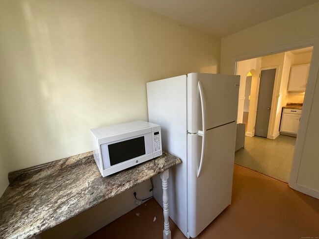 Photo - 89 Hillside Ave Unit 2nd Floor