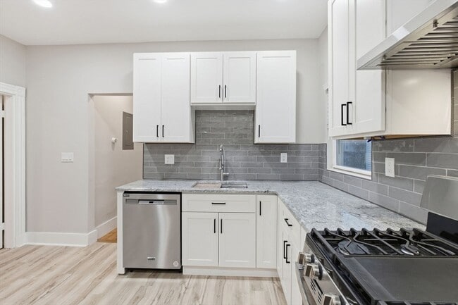 Photo - 43 Lonsdale St Unit 2