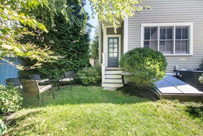 Photo - 176 Raymond St Unit 176