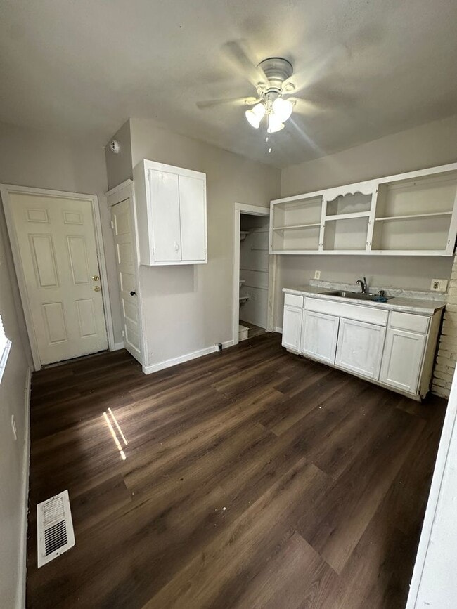 Photo - 4 bedroom