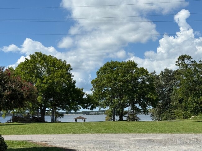 Photo - 105 Ainsley Rd