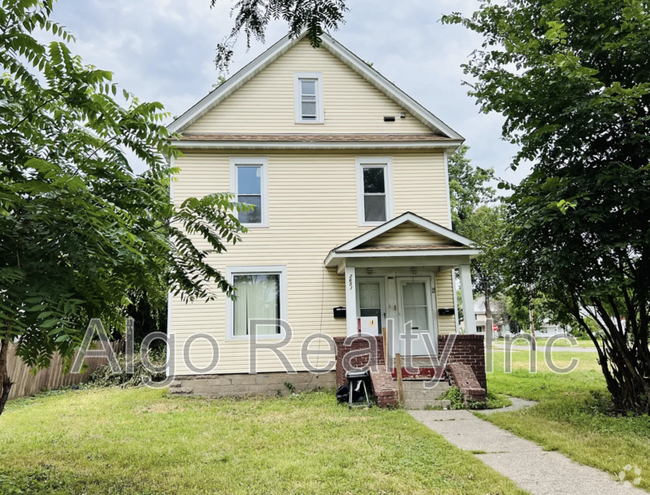 Building Photo - 2651 N Oliver Ave Rental