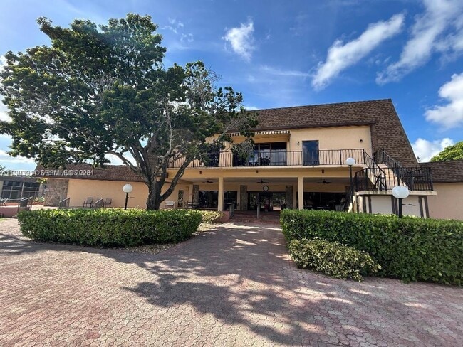 Photo - 115 Briarwood Cir