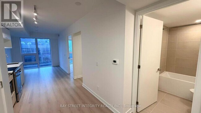 Photo - 100 Queen St E Unit 1508