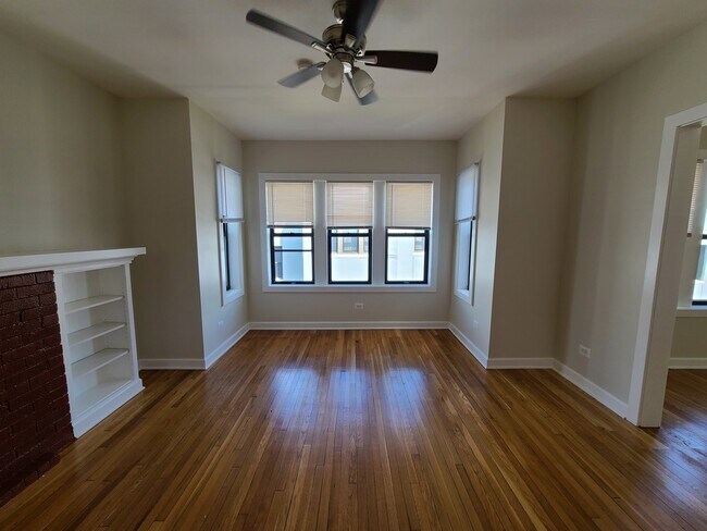 Photo - 4206 N Pulaski Rd Unidad 2E Rental