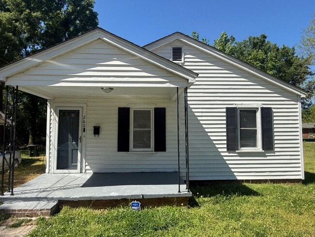 Building Photo - Two Bedroom, One Bathroom Home in Downtown Rock Hill!