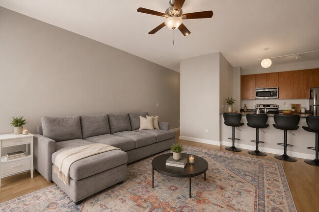 Photo - 565 W Quincy St