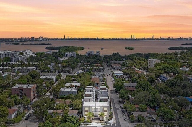 Photo - 515 NE 61st St