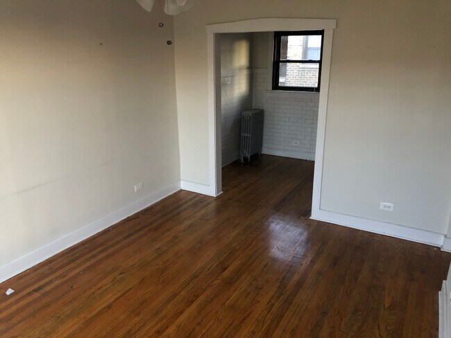 Photo - 6364-82 N Hermitage Unidad 6380-2