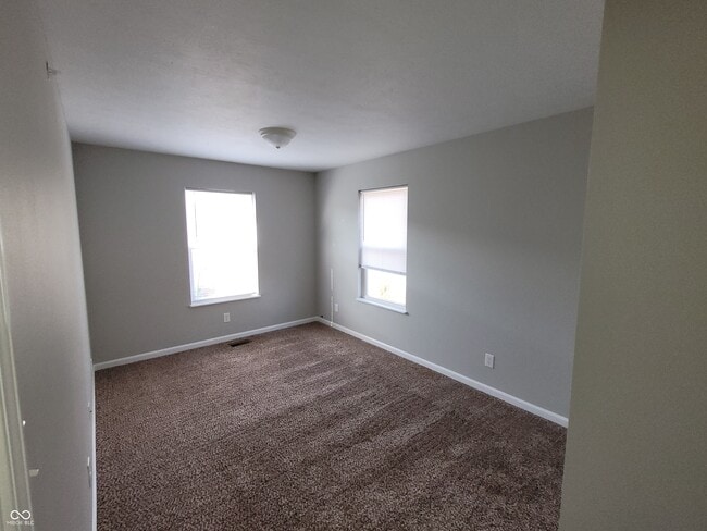 Photo - 146 E Center Dr