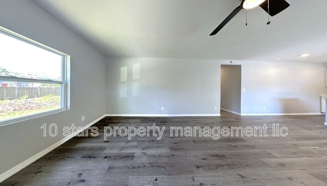 Photo - 3841 16th Ave S